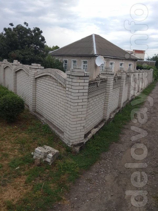 Продам дом в Лисичанске, р-н поворота Мельникова, в хорошем состоянии