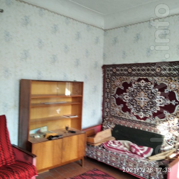 Продаётся 2-х комнатная квартира в Лисичанске р-н старого военкомата,