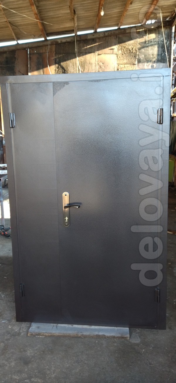 Продам металлические двери размер 185*109 металл 2 мм.молотковая покр